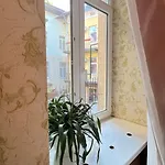 2room Centre